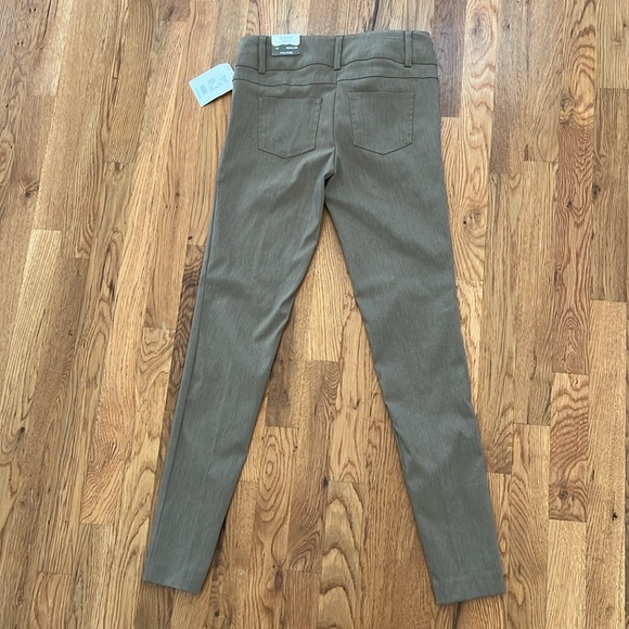 NWT Maurice’s SMART Skinny Pants 1/2 Regular - Picture 2 of 5